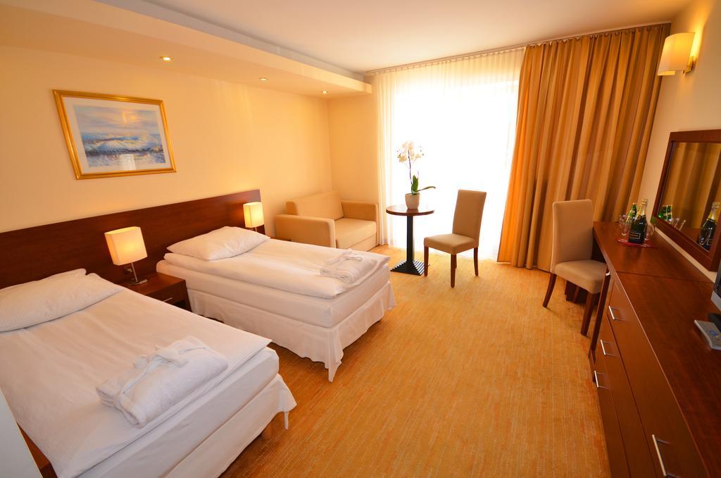 Krol Plaza Spa & Wellness Jaroslawiec Ruang foto