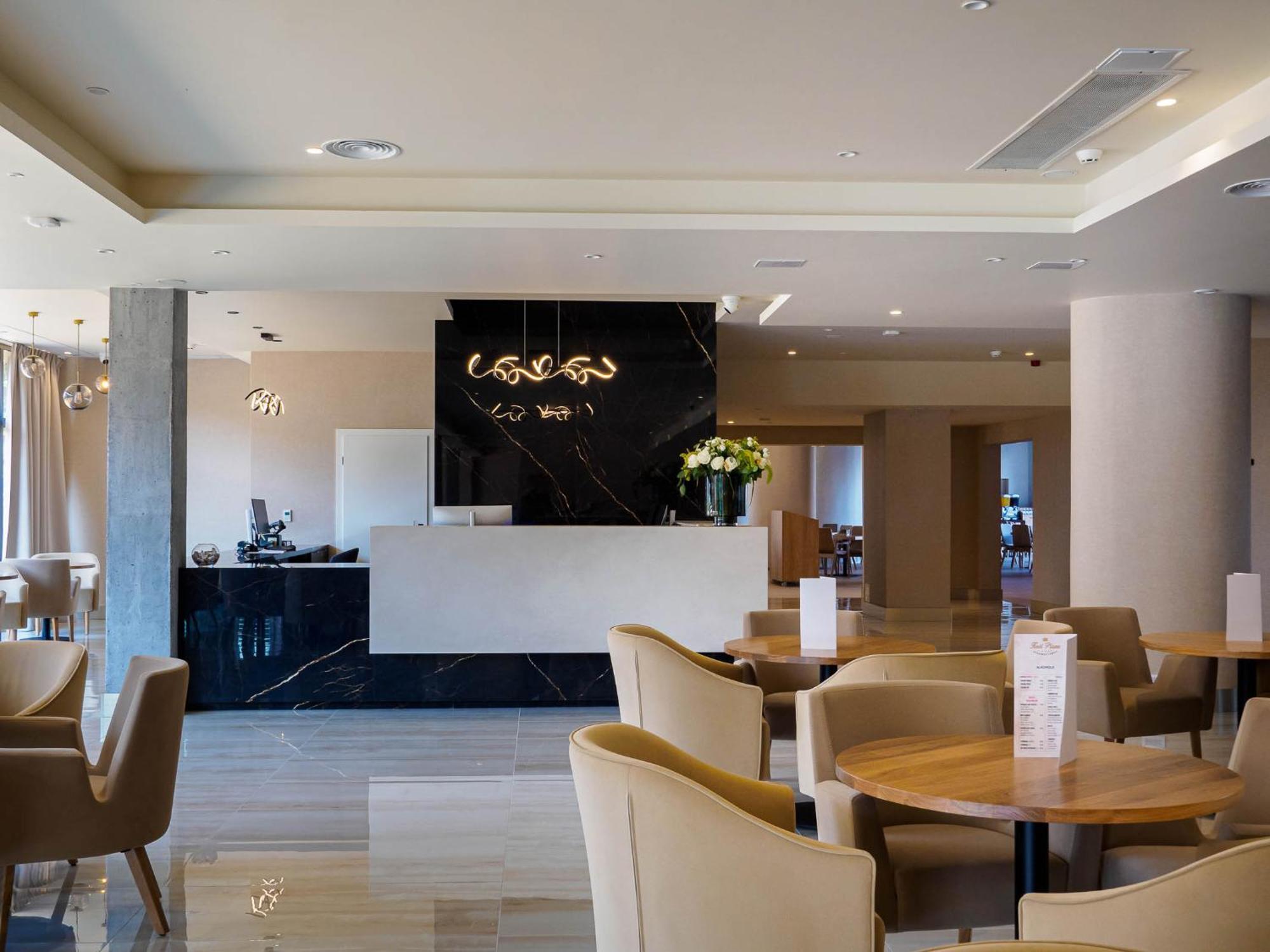 Krol Plaza Spa & Wellness Jaroslawiec Bagian luar foto