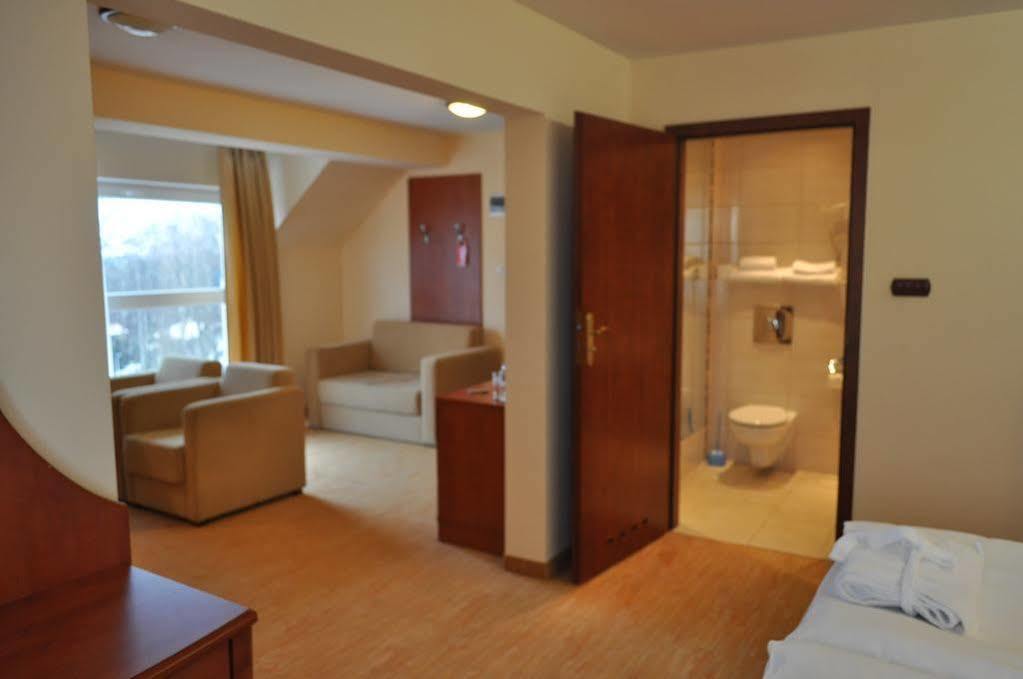 Krol Plaza Spa & Wellness Hotel Jaroslawiec Bagian luar foto