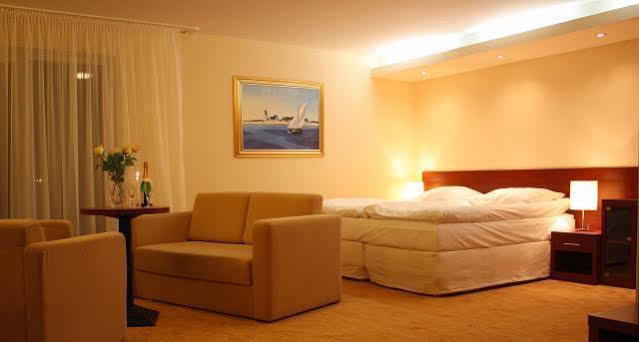 Krol Plaza Spa & Wellness Jaroslawiec Bagian luar foto